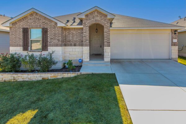 237 Poplin Ln, Troy