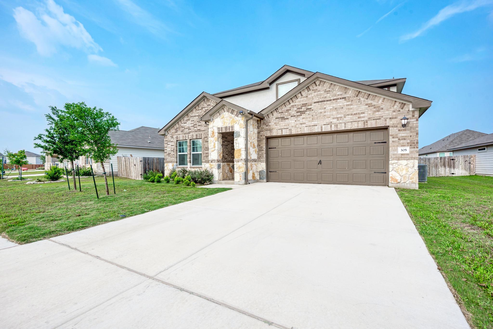 305 Windy Reed Rd, Hutto, TX 78634