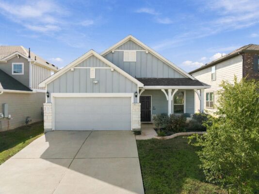 121 English Oak St, Georgetown