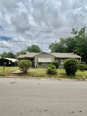 415 E 7th St, Taylor