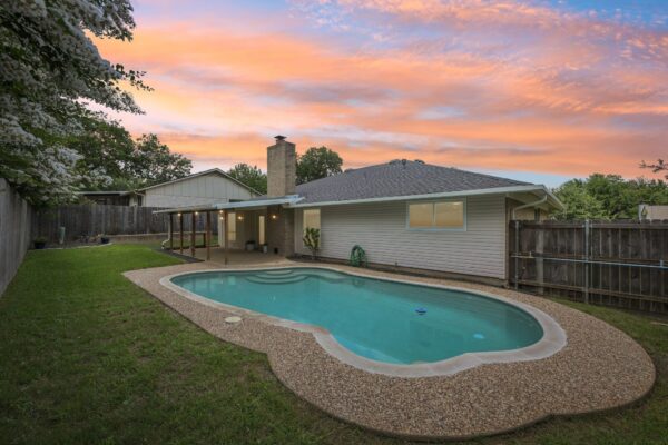 2717 Charlesworth Dr, Austin