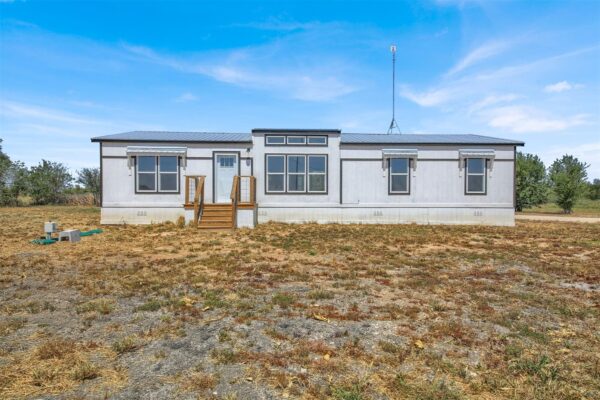 27 County Road 483 None, Taylor