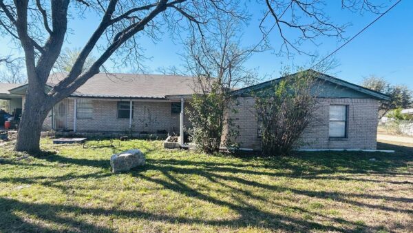 1120 W Goforth Rd, Buda