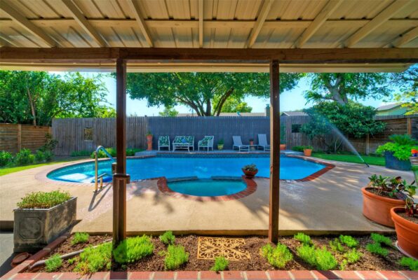 10606 Barnhill Dr, Austin