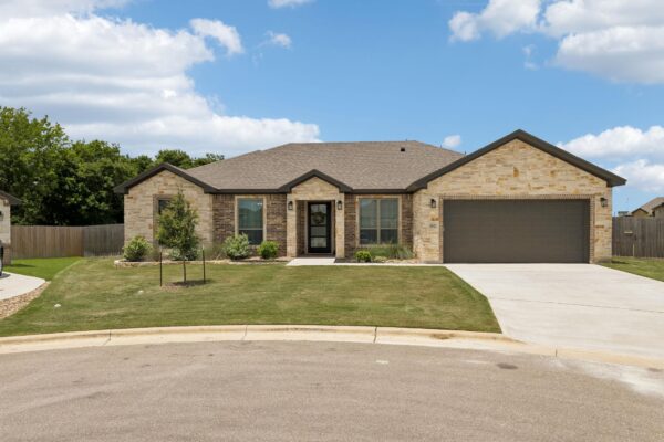 812 Eagle Claw Cv, Salado