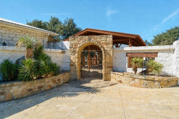 340 Barton Ranch Rd, Dripping Springs