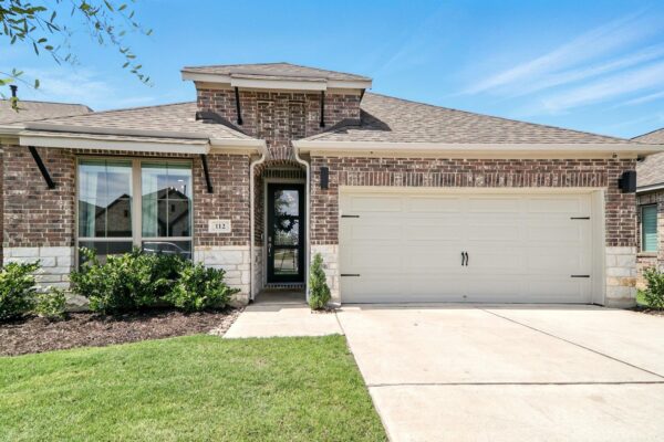 112 Rosemary Ct, Bastrop