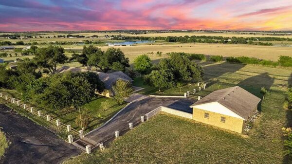 3739 S Fm 2184 None, Rogers