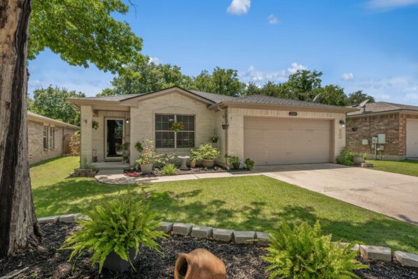 2103 Garrison Dr, Leander