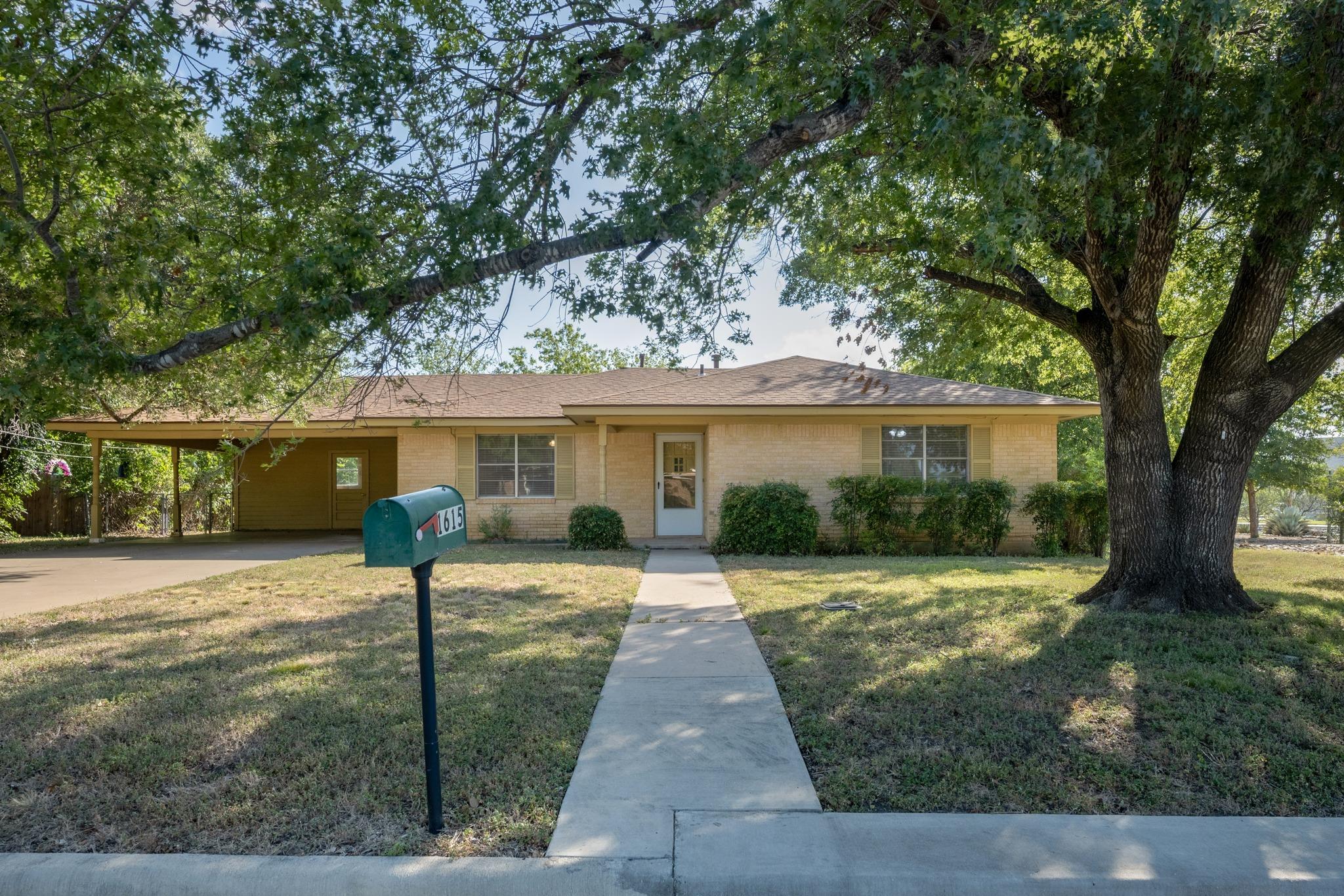 1615 Park Ln, Georgetown, TX 78628