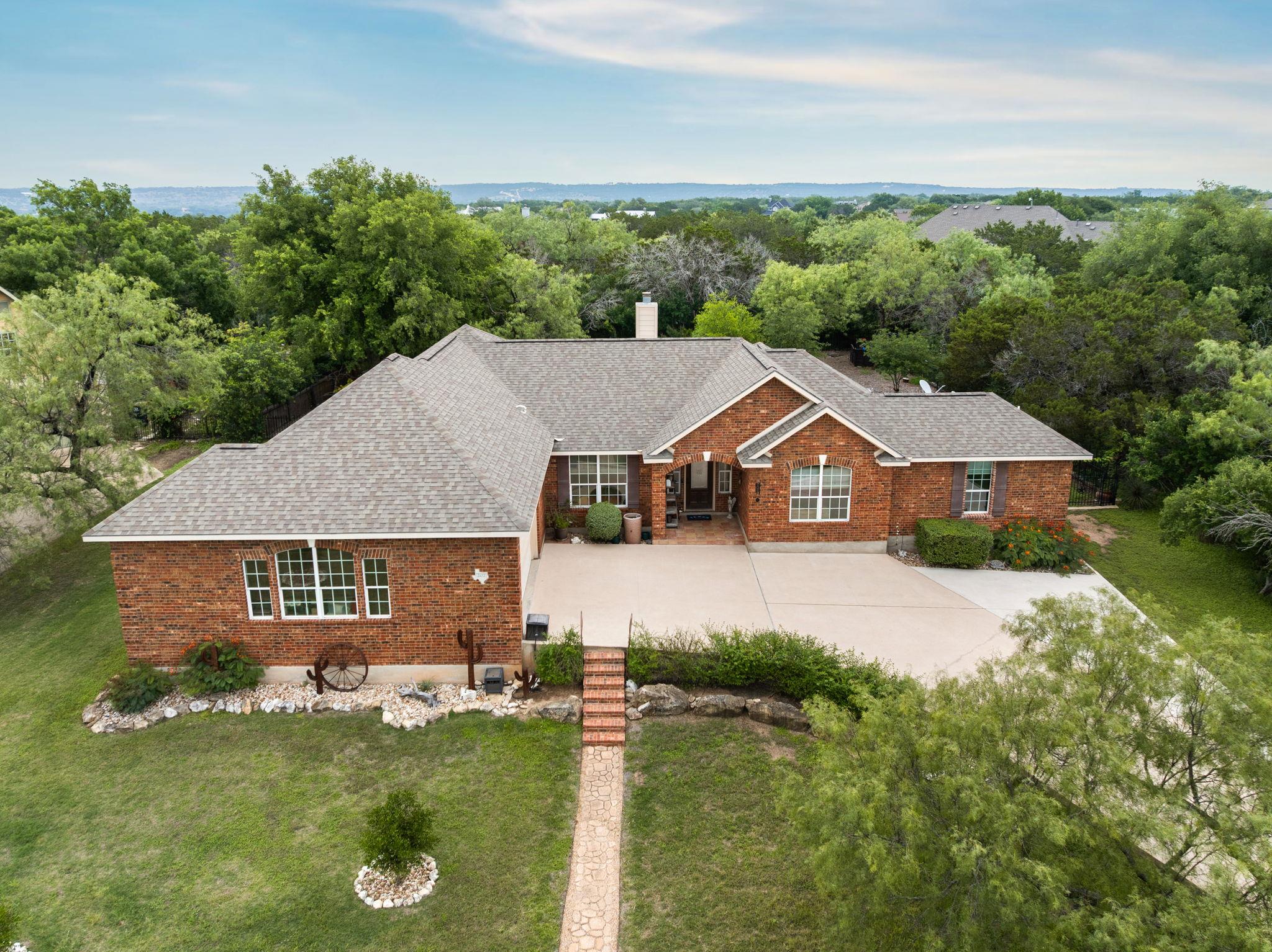 207 Cove Creek Dr, Spicewood, TX 78669